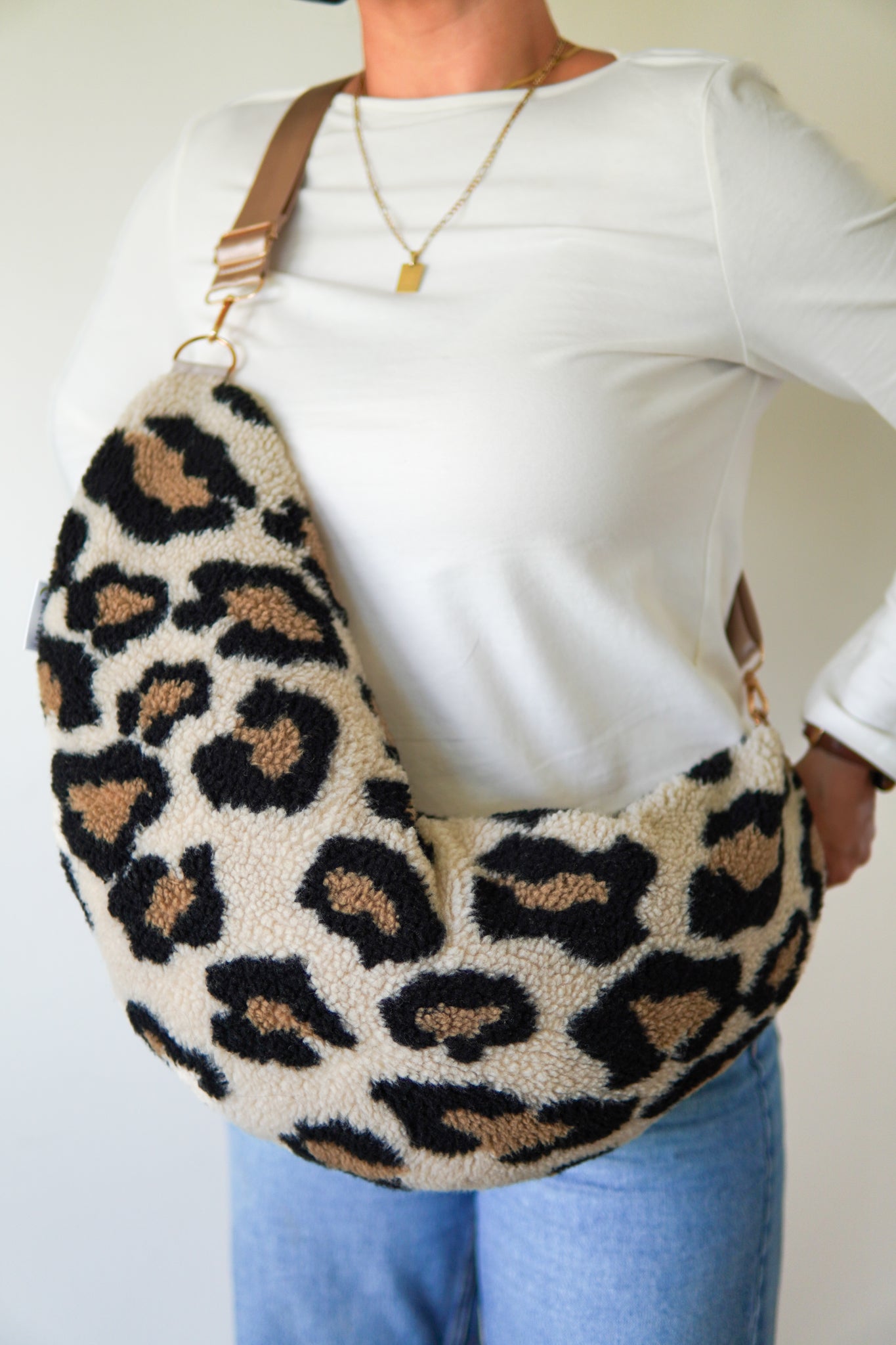 Stillkissen To Go – Leo Savanna Teddy