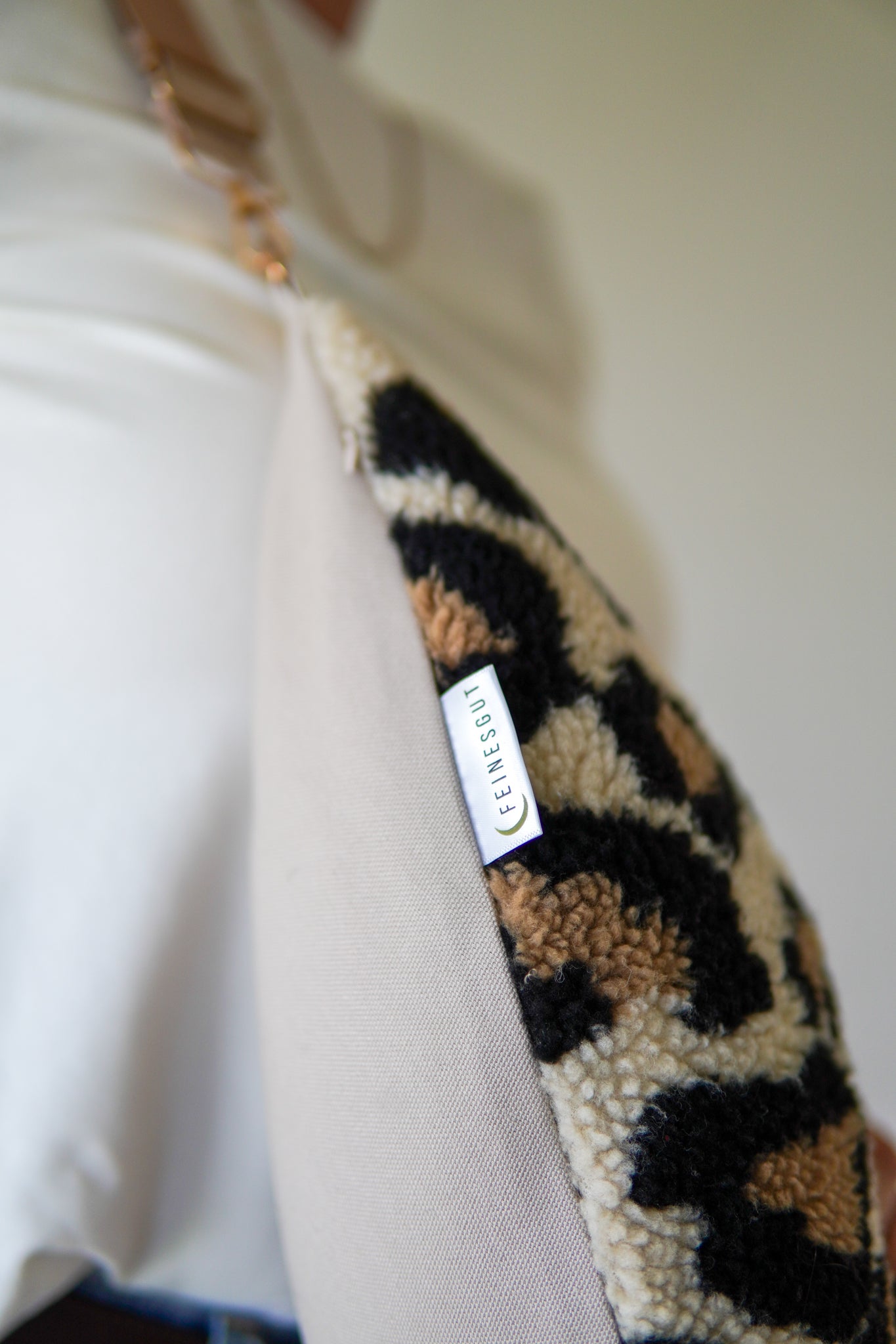 Stillkissen To Go – Leo Savanna Teddy