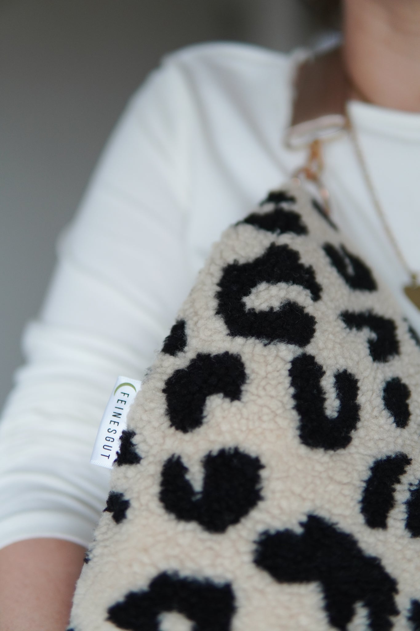 Stillkissen To Go – Leo Black Teddy